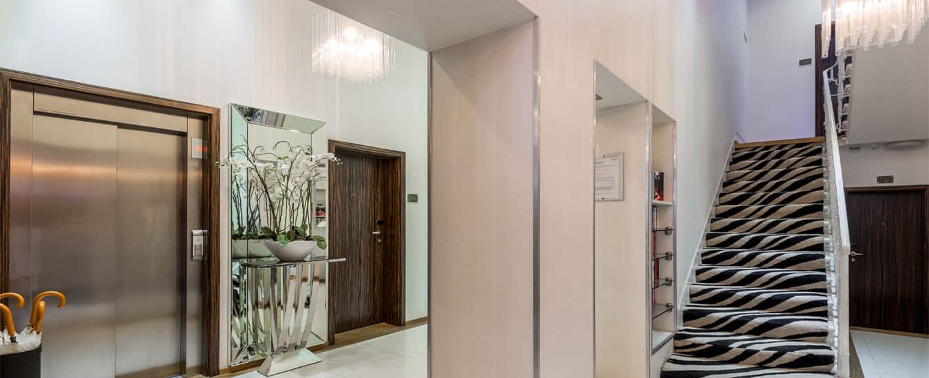Main-Lobby